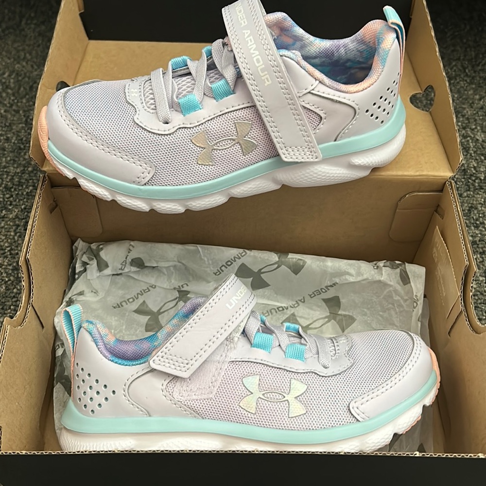 Kids lavender/white Under Armour UA GPS Assert 9 AC Sky no-lace sneaker